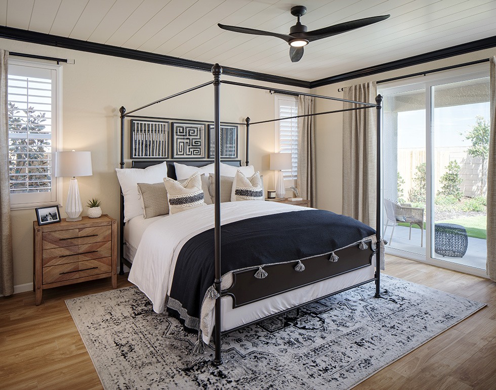 New home development of Ashton Woods by San Joaquin Valley Homes in Central Valley of California.