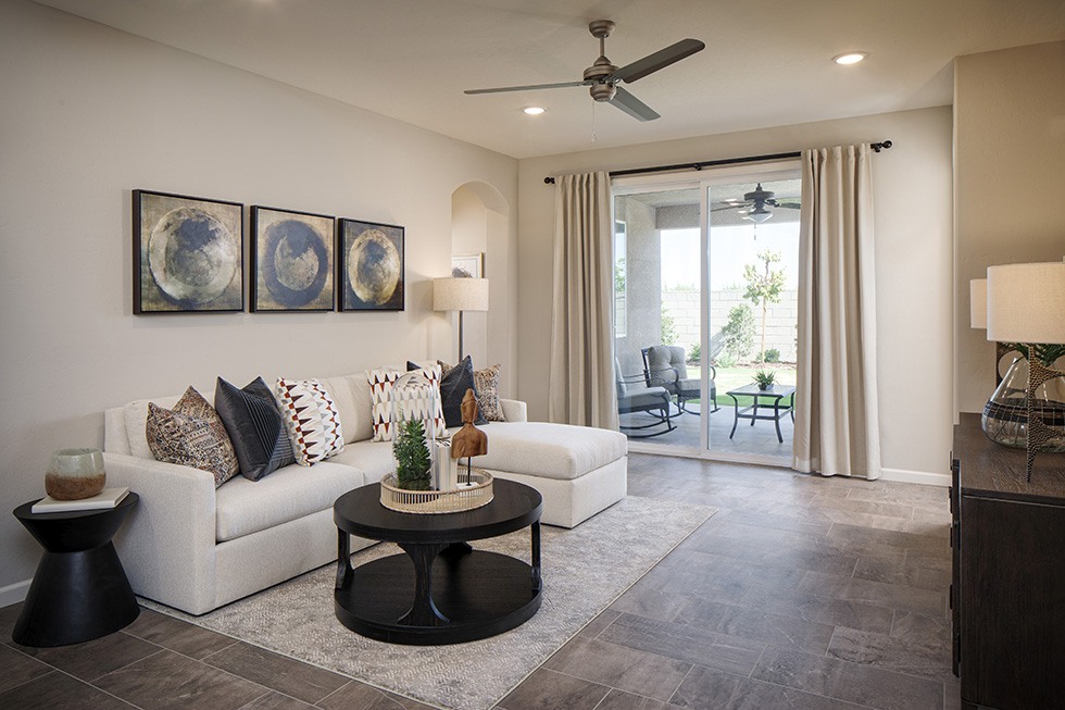 New home development of Ashton Woods by San Joaquin Valley Homes in Central Valley of California.