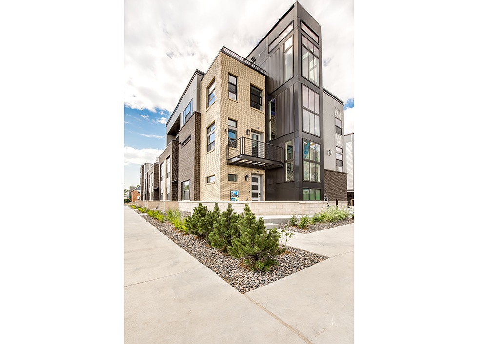 perry-row-at-sloans_01