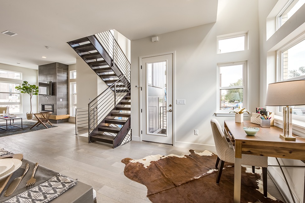 perry-row-at-sloans_04